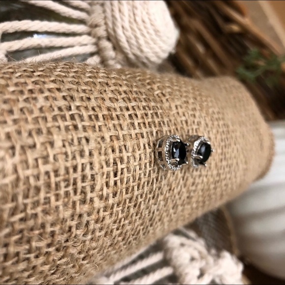 🌼2/$30🌼White Gold Black Onyx Studs - Picture 2 of 4